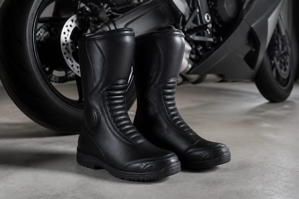 Botte moto: comment choisir une paire sûre et confortable