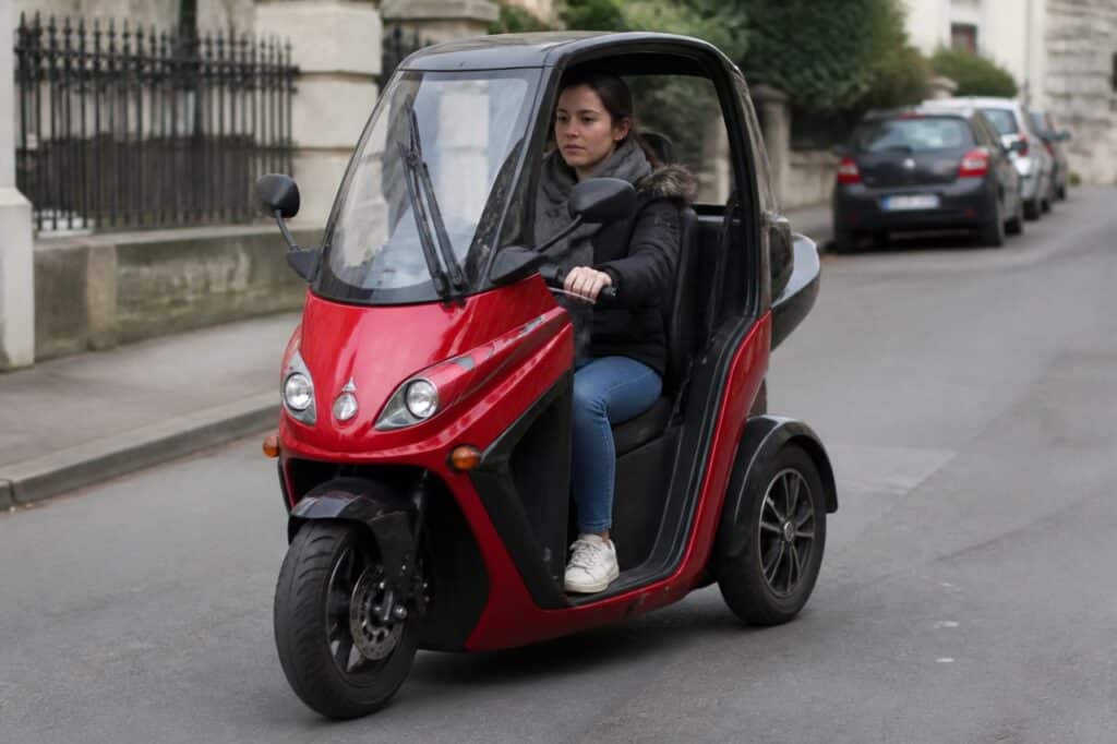 Moto électrique sans permis : règles, modèles et points à vérifier