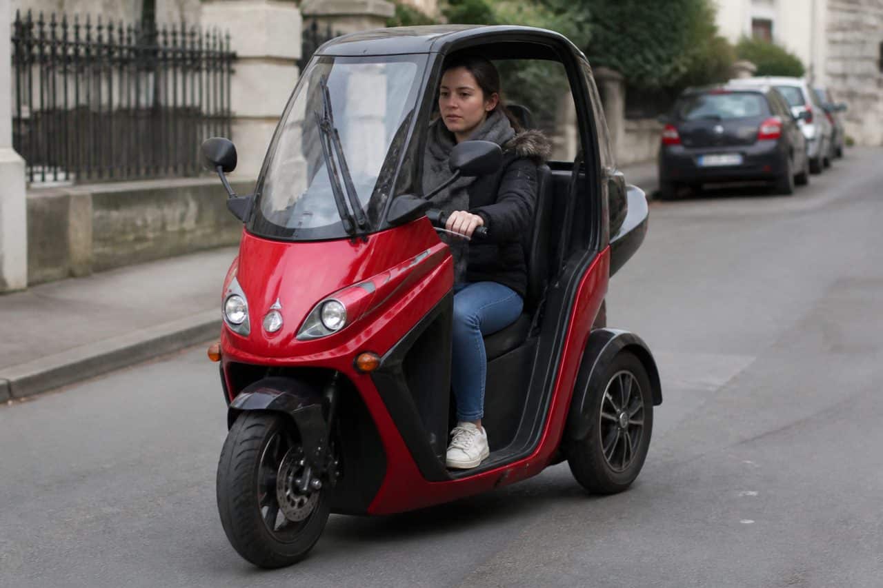 Moto électrique sans permis : règles, modèles et points à vérifier